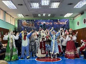 Новогодний праздник в нашей школе