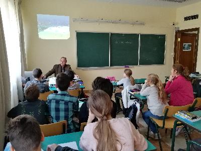 Урок-презентация "Пирамиды. Золотое сечение. Многогранники в архитектуре"