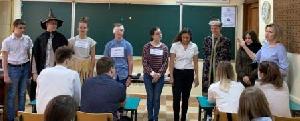 "Необыкновенные приключения Маши и Вити в химическом кабинете"
