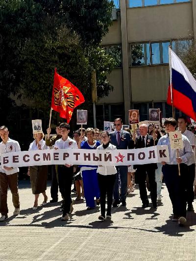 «Нет в России семьи такой, где б не памятен был свой герой»